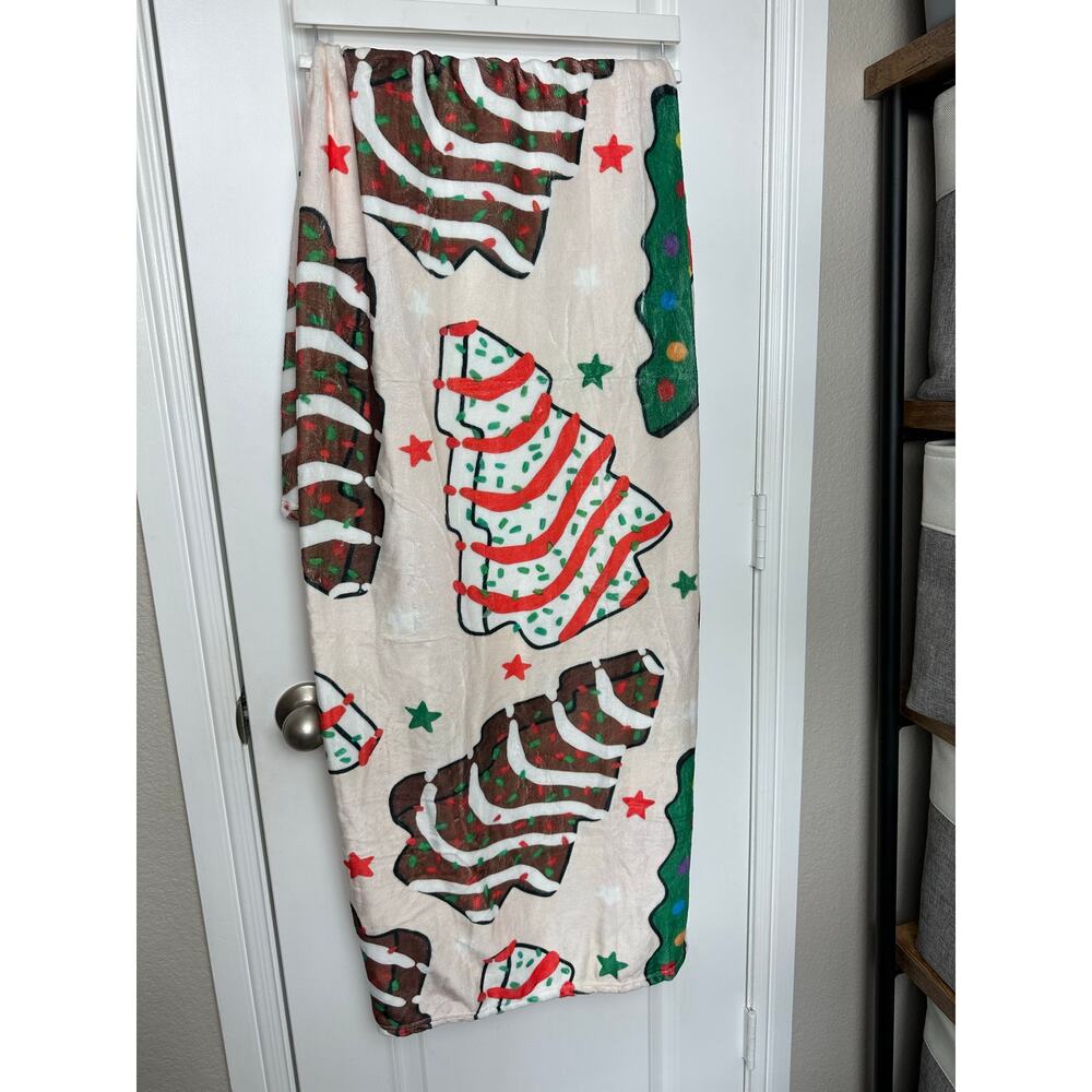 Christmas Cake Throw Blanket - Picture 1 of 1